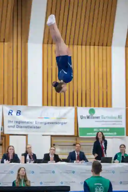 Trampolin Wettkampf Schloss Cup 2026 in der Mehrfach-Turnhalle Hellmatt in Wildegg